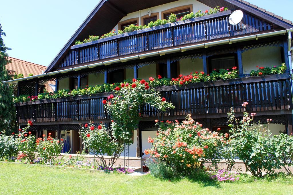 Apartment Rozsahaz Balatonfured